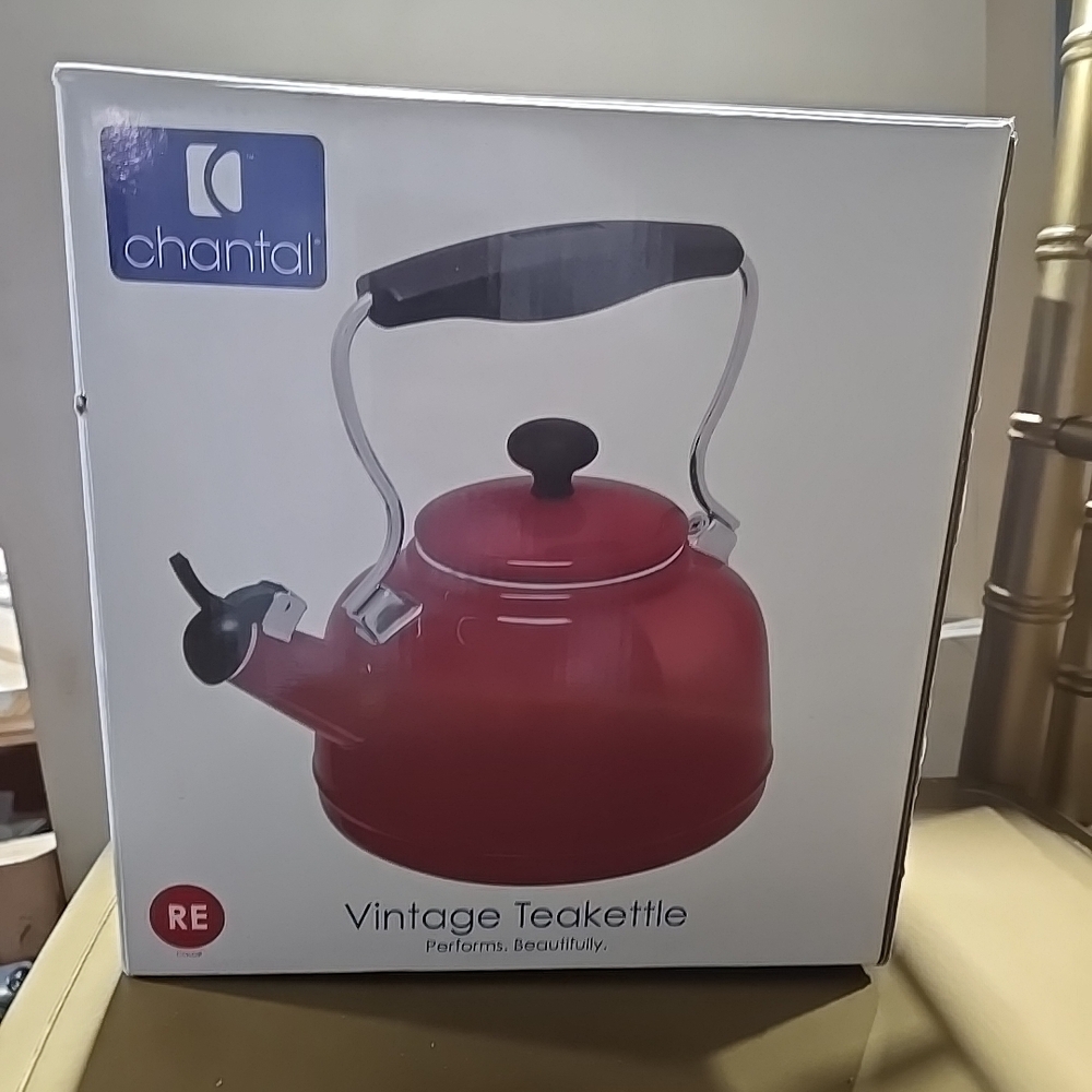 Chantal Red Tea Kettle, 1.7 QT, Vintage Series, Premium Enamel on Carbon Steel